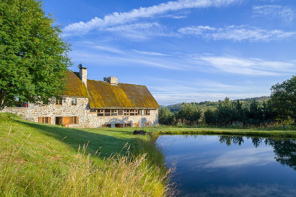 Le Jas Du Mas Hotell Saint-Anthème Eksteriør bilde