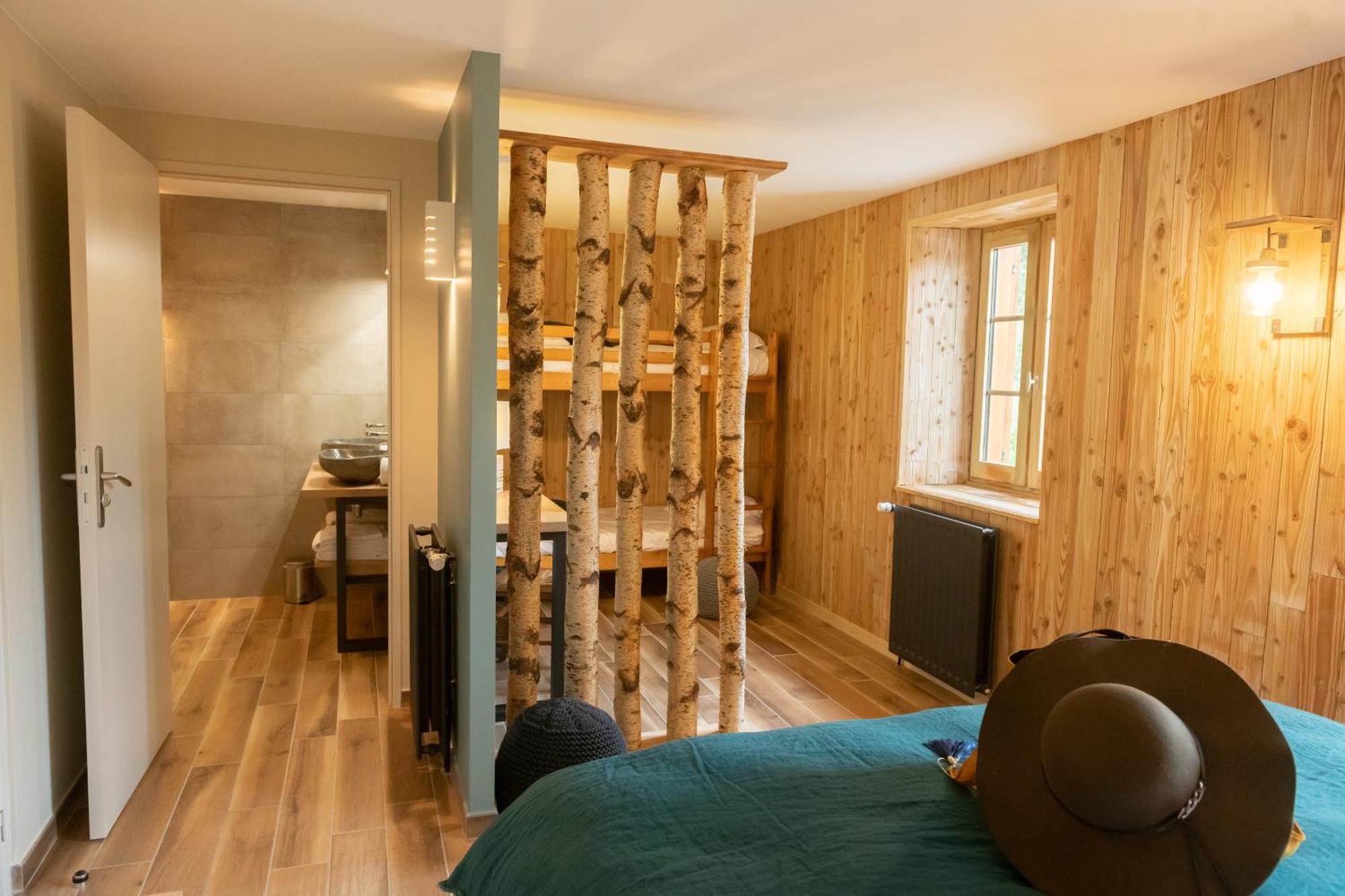 Le Jas Du Mas Hotell Saint-Anthème Eksteriør bilde