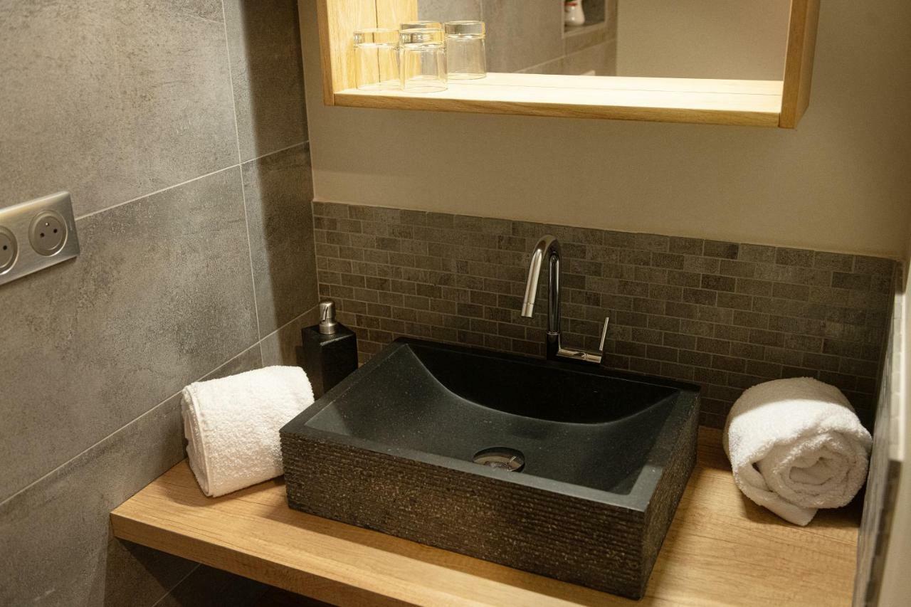 Le Jas Du Mas Hotell Saint-Anthème Eksteriør bilde