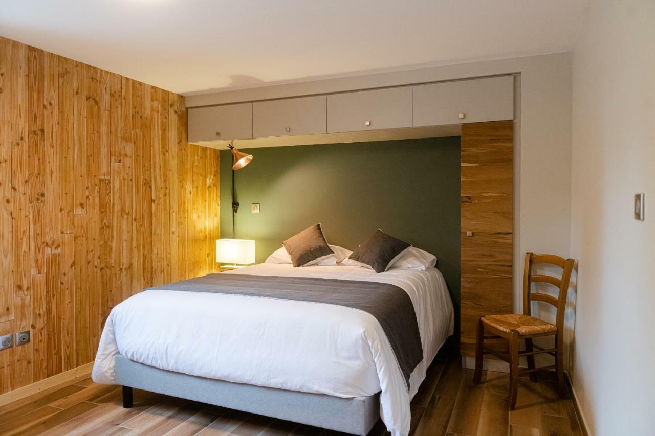 Le Jas Du Mas Hotell Saint-Anthème Eksteriør bilde